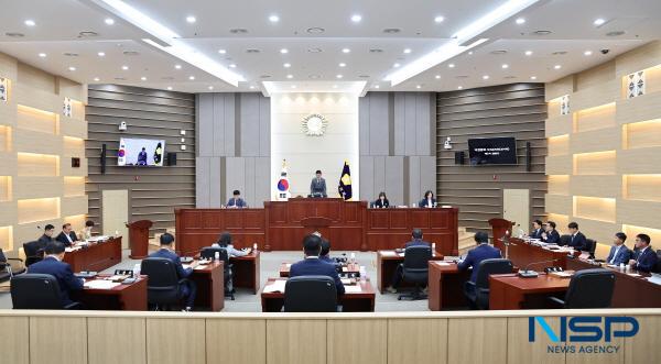 NSP통신-성주군의회는 지난 29일 제289회 임시회를 열어 오는 6월 예정된 행정사무감사를 대비한 감사특별위원회(위원장 장익봉 의원)를 구성하고 계획서를 승인했다. (사진 = 성주군의회)