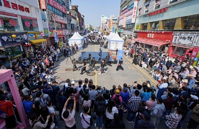 NSP통신-제1회 평택시 평택거리문화축제 모습. (사진 = 평택시)