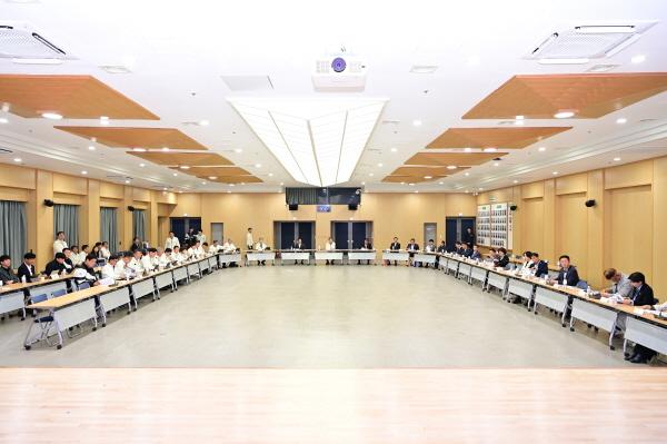 NSP통신-경상북도체육회는 30일 김천시청 대회의실에서 도민체전 추진기획단, 경북체육회 임원 등 50여 명이 참석한 가운데 제63회 경북도민체육대회 추진상황 최종보고회를 개최했다. (사진 = 김천시)