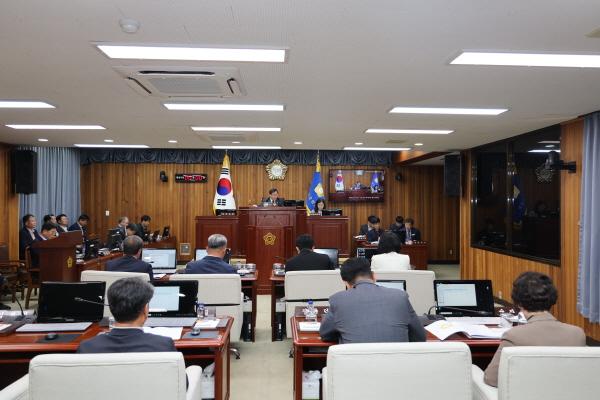 NSP통신-울진군의회는 7일간 임시회 일정을 지난 4월 30일 마무리하며 2025년도 제1회 추가경정예산안, 각종 조례안 등 16건을 의결했다. (사진 = 울진군의회)