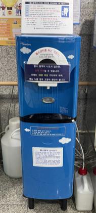 NSP통신-화성시서부보건소 건강증진과에 설치된 불소 분배기 모습. (사진 = 화성시)