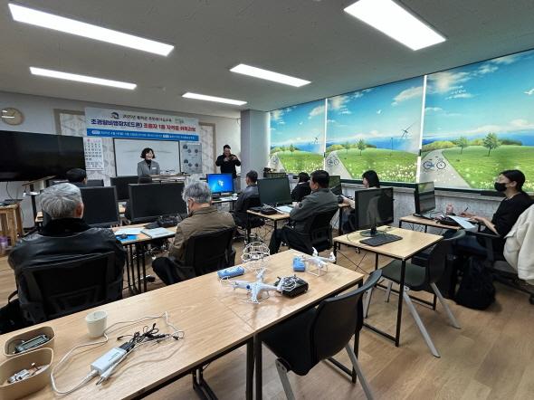 NSP통신-봉화군 초경량비행장치(드론) 조종자 1종 자격증 과정 마무리, 지역 맞춤형 직업능력 개발로 다양한 분야 취창업 기대 (사진 = 봉화군)