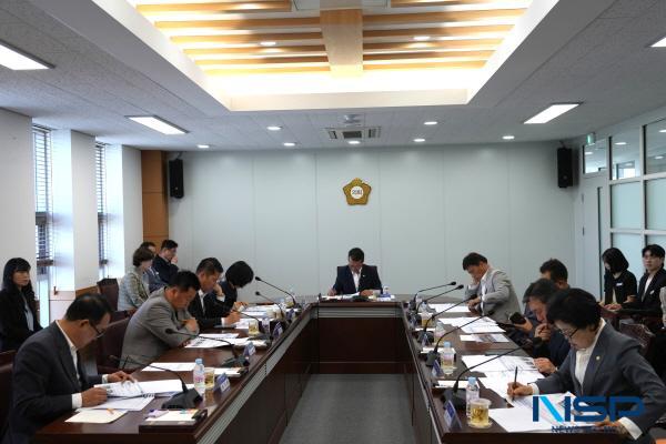 NSP통신-영천시의회는 7일 의원 및 집행부 관계 부서장이 참석한 가운데 전체 의원 정례간담회를 열었다. (사진 = 영천시의회)