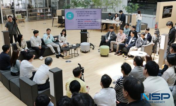 NSP통신-iM금융그룹은 지주사 직원들과의 소통 증진의 일환으로 iM뱅크 제2본점에서 COFFEE with CEO 타운홀 미팅을 진행했다고 8일 밝혔다. (사진 = DGB금융그룹)