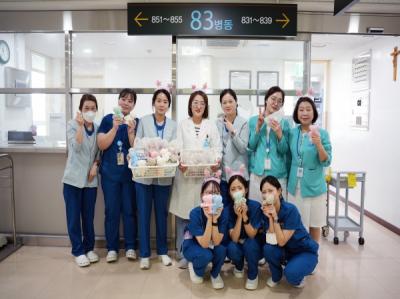 [NSP PHOTO]포항성모병원, 가정의 달 맞아 입원 환아·어르신에 선물 전달