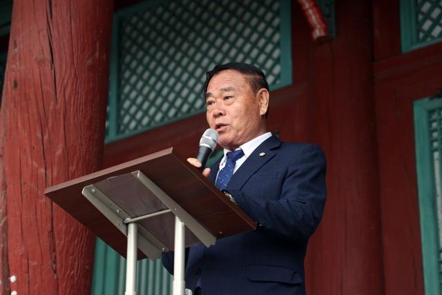 NSP통신-9일 이재식 수원시의회 의장이 축사를 하고 있다. (사진 = 수원시의회)