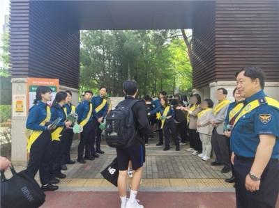 [NSP PHOTO]용인서부경찰서, 성지중 등굣길 학교폭력·도박 예방 캠페인 전개
