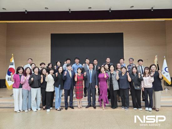 NSP통신-민주평화통일자문회의 광양시협의회 참석자 기념 찰영 (사진 = 광양시청)