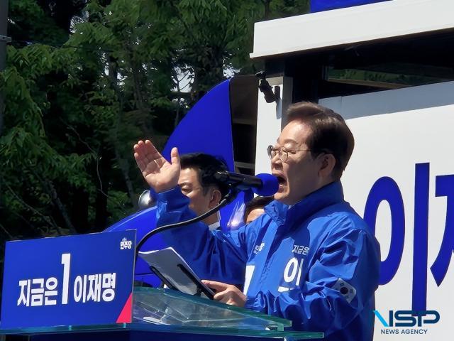 NSP통신-12일 광화문 출정식에서 더불어민주당 이재명 대선후보가 연설하고 있다. (사진 = 김승철 기자)
