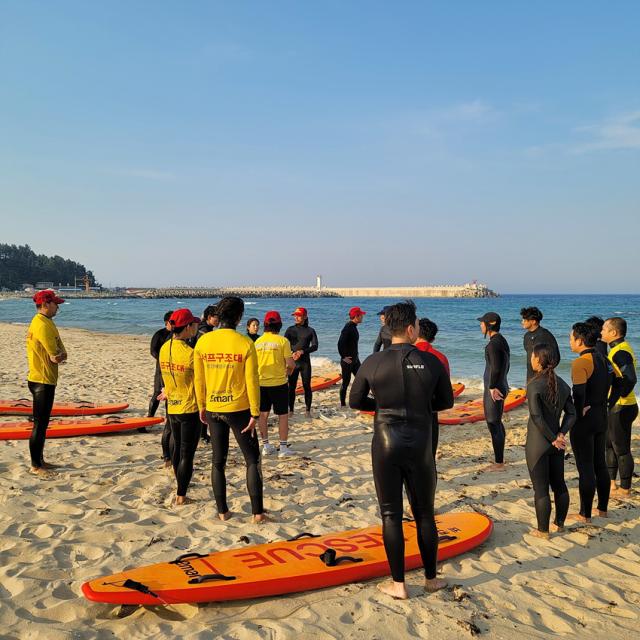 NSP통신-서핑 교육 모습. (사진 = 양양군)
