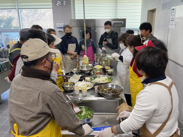 NSP통신-안동시 식문화 리더 양성 2기 교육생 모집, 우리 농산물을 활용한 디저트 교육 진행 (사진 = 안동시)