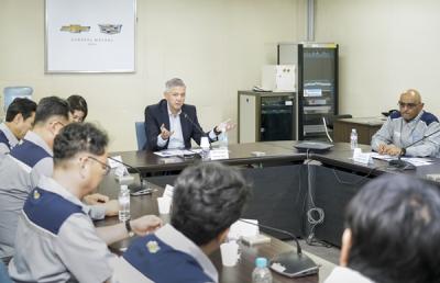 [NSP PHOTO]헥터 비자레알 GM 한국사업장 사장, 창원 공장 방문·현장 경영 강화
