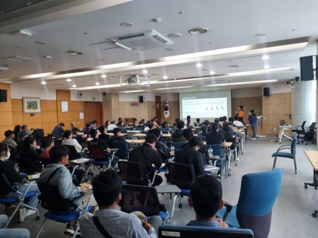 NSP통신-용인소방서가 이주노동자 대상으로 화재안전교육을 하고 있다. (사진 = 용인소방서)