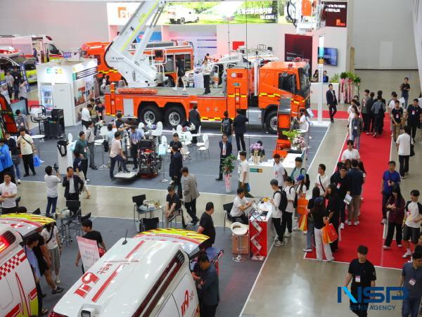 NSP통신-국내 최대 소방·안전 산업 전문 박람회인 2025 국제소방안전박람회(Fire & Safety Expo Korea 2025)가 오는 28일부터 30일까지 대구 EXCO에서 3일간 개최된다. 지난해 행사 모습 (사진 = 대구 엑스코)
