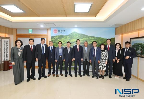 NSP통신-경상북도교육청은 21일 본청 회의실에서 경북교육삼락회 회장단과 함께 경북교육 발전을 위한 협의회를 개최했다. (사진 = 경상북도교육청)
