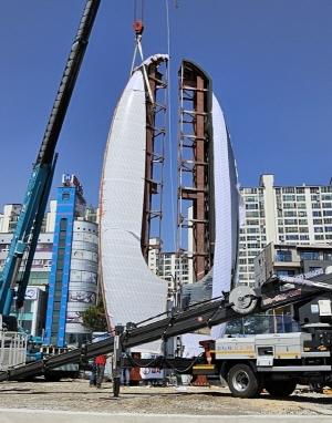 [NSP PHOTO]포항 영일대해수욕장에 빛의 시계탑 조성...새로운 랜드마크 기대