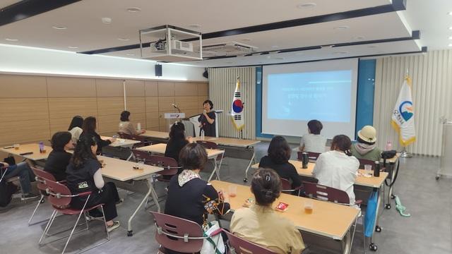 NSP통신-21일 열린 여성친화도시 시민참여단 대상 역량강화교육 모습. (사진 = 오산시)