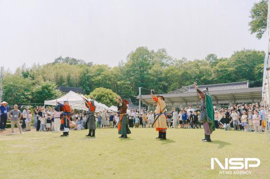 NSP통신-지역 궁사들 활쏘기 겨루기 (사진 = 광양시청)