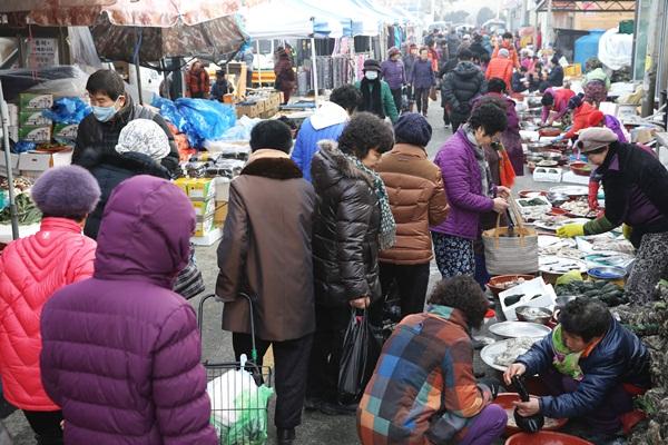 NSP통신-강진군 강진읍 시장. (사진 = 강진군)