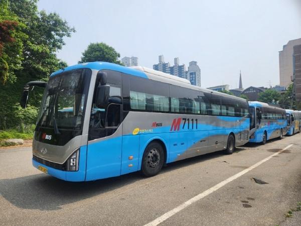 NSP통신-운정에서 숭례문을 운행하는 광역 급행 버스 M7111번 (사진 = 파주시)