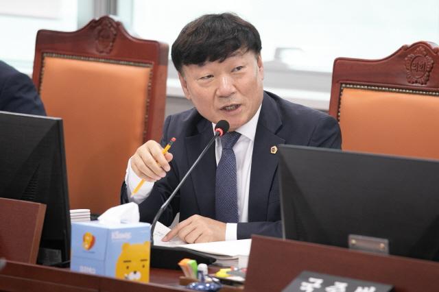 NSP통신-남종섭 경기도의원의 의회 발언 모습. (사진 = 경기도의회)