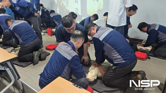 NSP통신-심폐소생술(CPR) 실습 (사진 = 광양만권경제자유구역청)