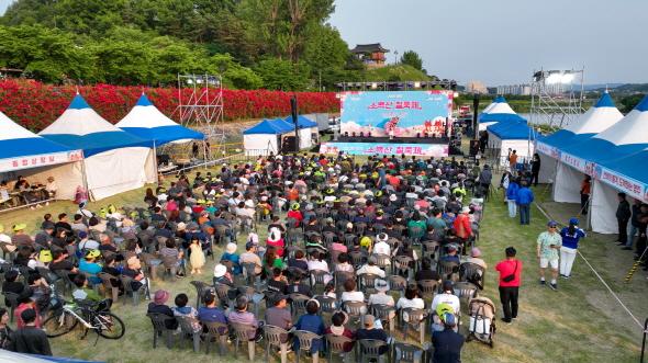 NSP통신-영주 소백산철쭉제 폐막, 가족 나들이에 쉼(休) 선물, 다양한 볼거리·즐길거리에 자유롭게 즐기는 휴식공간까지, 아름다운 영주에서 시민과 관광객이 함께 즐긴 봄의 끝자락 (사진 = 영주시)