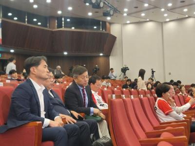 [NSP PHOTO]지상파 출구조사 후 자리 떠나는 국힘…김용태 겸허히 지켜볼 것
