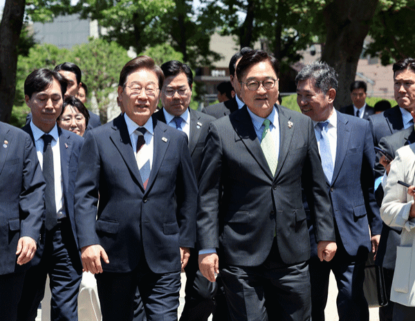 NSP통신-우워식 국회의장이 이재명 대통령과 국회 사랑재로 이동 중이다. (사진 = 국회의장 공보 수석실)