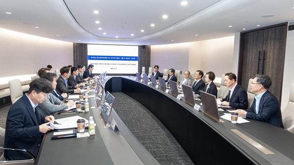 NSP통신-한진칼 윤리경영위원회 및 아시아나항공 주요 계열사의 경영진이 간담회를 진행하는 모습.