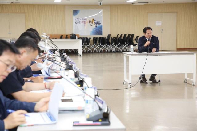 NSP통신-9일 안양시청 상황실에서 농수산물도매시장 시설현대화사업 타당성 조사 용역 착수보고회가 진행되고 있다. (사진 = 안양시)