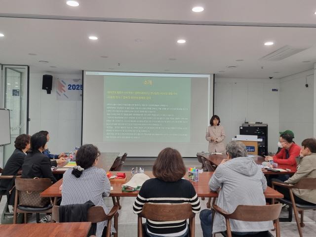 NSP통신-군포시공익활동지원센터에서 공익활동가 역량강화 교육이 진행되고 있다. (사진 = 군포시)
