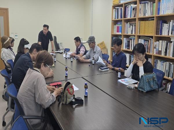 NSP통신-의성군은 지난 9일 의성군청 관광복지국 회의실에서 의성 국가지질공원 해설사 간담회를 개최했다. (사진 = 의성군)
