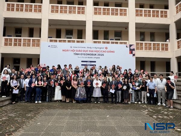 NSP통신-경상북도는 지난 9일 베트남 하노이 국립외국어대학교에서 베트남 하노이의 학생들을 대상으로 도내 12개 대학과 함께 경상북도 하노이 외국인 유학생 유치설명회를 개최했다. (사진 = 경상북도)