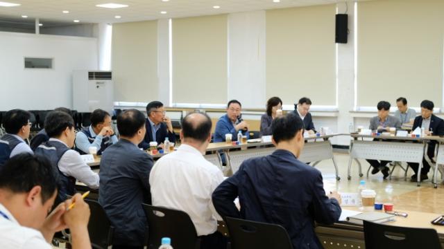 NSP통신-11일 용인시 처인구청에서 용인특례시가 SK에코플랜트와 반도체클러스터 점검회의를 하고 있다. (사진 = 용인특례시)