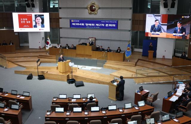 NSP통신-윤종영 경기도의원의 도정질문 모습. (사진 = 경기도의회)