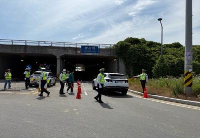 [NSP PHOTO]군산시군산경찰서 우기 대비 교차로 통제 현장 기동훈련