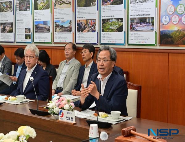 NSP통신-영양군을 비롯한 경북·강원 10개 시·군은 16일 봉화군 청소년센터에서 남북9축 고속도로 조기 건설 촉구 정책토론회를 개최했다. (사진 = 영양군)