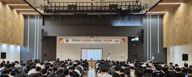 NSP통신-2025년 민방위대원 기본교육 모습. (사진 = 오산시)