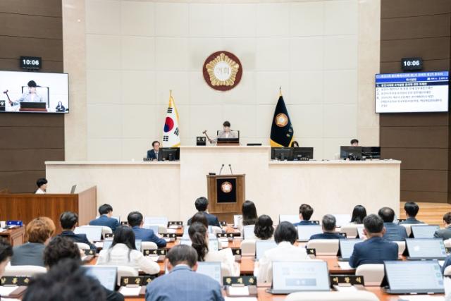 NSP통신-17일 용인특례시의회 본회의장에서 열린 제293회 제1차 정례회 제2차 본회의 모습. (사진 = 용인특례시의회)
