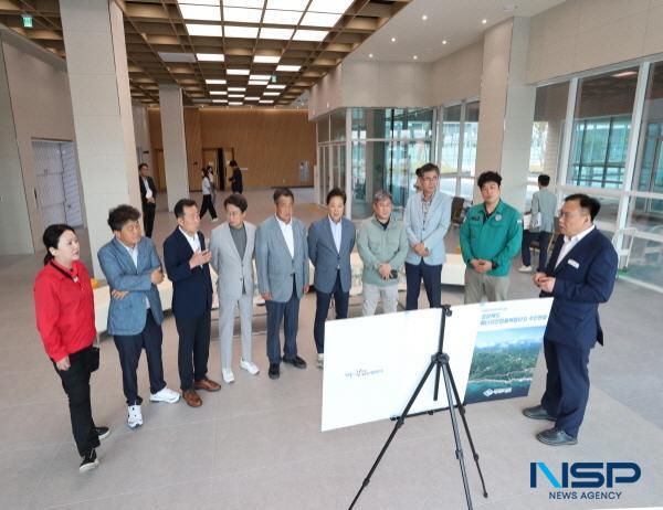 NSP통신-경상북도의회는 16일부터 17일까지 운영위원회 연찬회를 지난 3월 대형산불로 큰 피해를 입은 경북 영덕, 청송 일원 등에서 실시했다. (사진 = 경상북도의회)