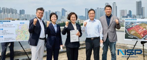 NSP통신-대구시의회 기획행정위원회는 제317회 정례회 기간 중인 지난 17일 대구광역시 신청사 건립예정지를 방문해 설계공모 추진현황 및 향후 건립계획에 대해 점검했다. (사진 = 대구시의회)