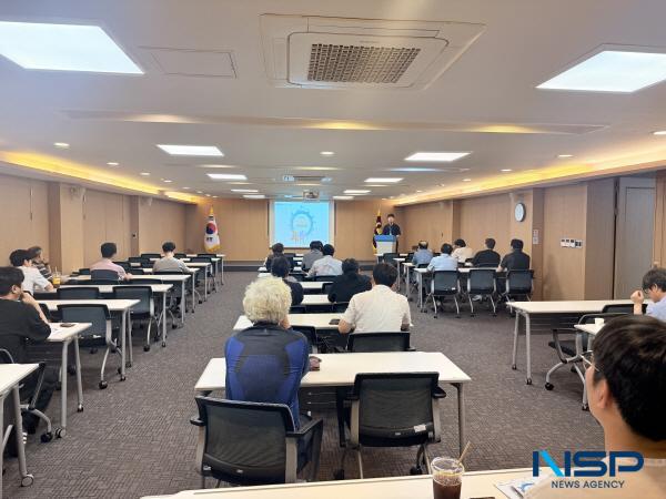 NSP통신-대구상공회의소는 고용노동부, 한국산업안전보건공단, 대한상공회의소와 공동으로 지난 17일 대구상의 4층 중회의실1에서 지역기업 대표 및 안전관리 책임자 등 40여 명이 참석한 가운데 중대재해처벌법(위험성평가 사업주교육) 순회교육을 실시했다. (사진 = 대구상공회의소)