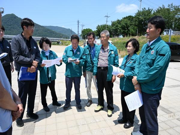 NSP통신-대구 군위군의회는 지난 18일 제291회 정례회 기간 중 2025년도 행정사무감사와 관련하여 주요 군정 사업에 대한 현장 확인을 실시했다. (사진 = 군위군의회)