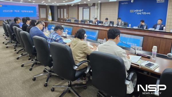 NSP통신-전라남도는 지난 19일 2025년 적조 대책위원회를 열고 적조 사전 예방 중심의 대응 방안을 논의했다. (사진 = 전남도)