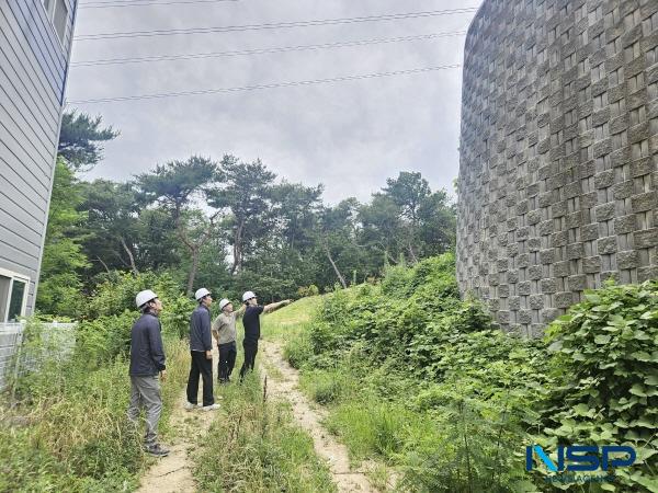 NSP통신-강동일반산업단지 보강토 옹벽 점검 모습 (사진 = 경주시)