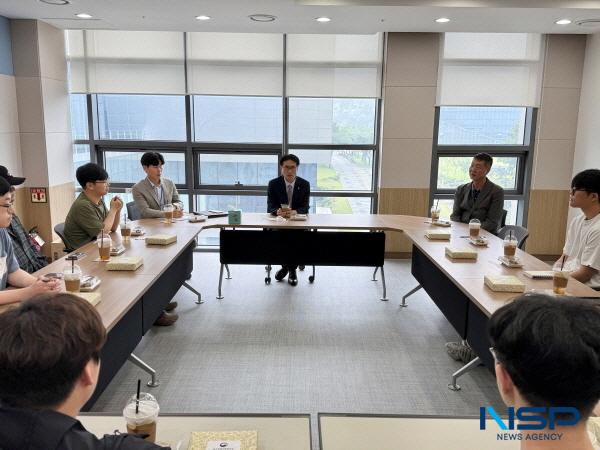 NSP통신-대구경북지방병무청은 지난 24일 병역지정업체(연구기관)인 대구경북과학기술원을 방문해 총장 및 전문연구요원과 소통의 시간을 가졌다. (사진 = 대구경북지방병무청)