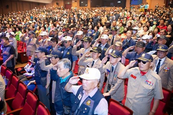 NSP통신-구미시는 25일 문화예술회관 대공연장에서 6·25전쟁 제75주년 호국보훈 기념행사를 개최했다. (사진 = 구미시)