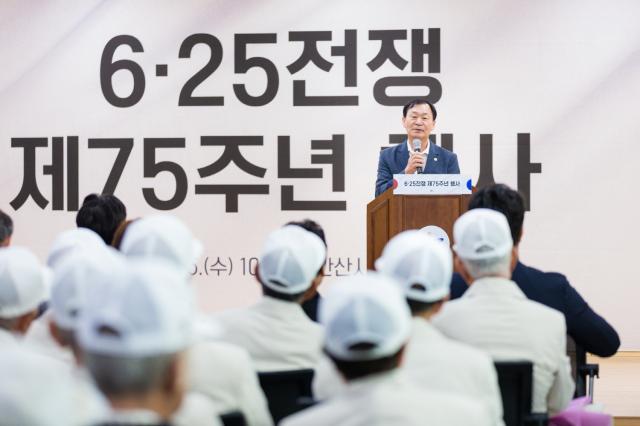 NSP통신-기념사를 하고 있는 박태순 의장. (사진 = 안산시의회)