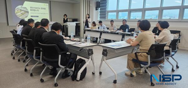 NSP통신-경산시는 지난 25일 캄보디아 캄퐁통주의 보건 관계자들로 구성된 초청연수단이 경산시보건소를 방문해 지역 보건정책과 의료서비스를 벤치마킹했다고 밝혔다. (사진 = 경산시)